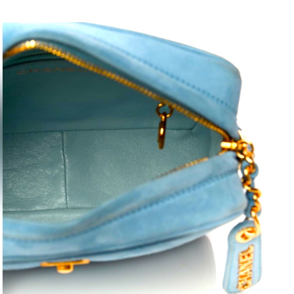 RARE AUTH CHANEL BABY BLUE SUEDE QUILTED CAMERA BAG GOLD CHAIN EUC +CARD & CERT - Picture 7 of 10